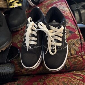 Heelys Skates unisex size 2youth